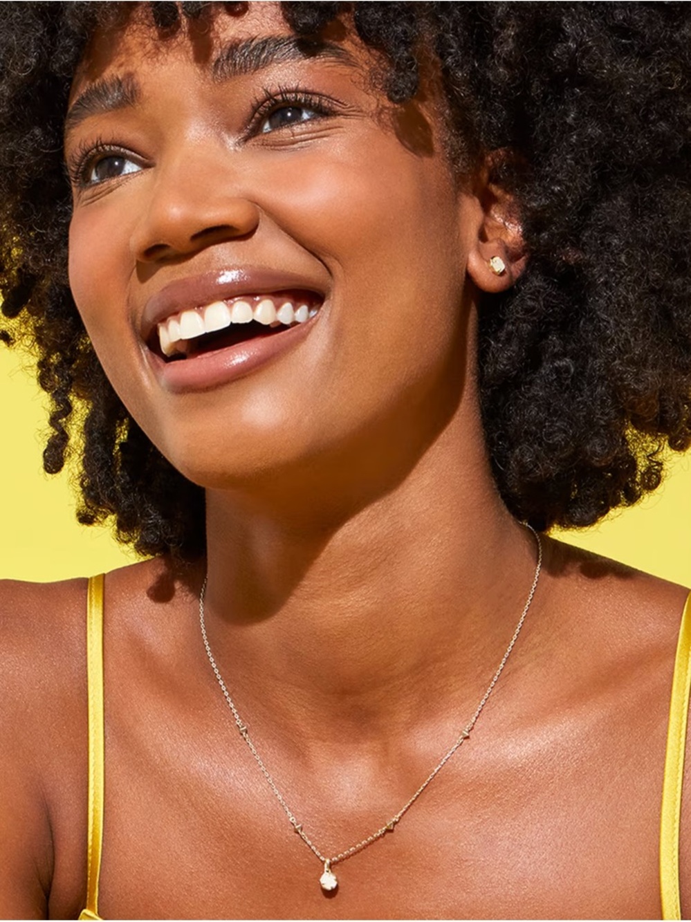 Kendra Scott Nola Gold Pendant Necklace in Iridescent Drusy